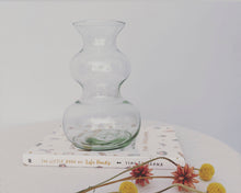 Cargar imagen en el visor de la galería, Florero Olas Mediano