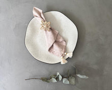 Cargar imagen en el visor de la galería, Servilleta Borlas Palo de Rosa