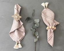 Cargar imagen en el visor de la galería, Servilleta Borlas Palo de Rosa